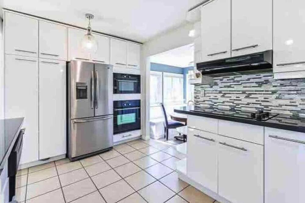 Photo of Kitchen in Georgina