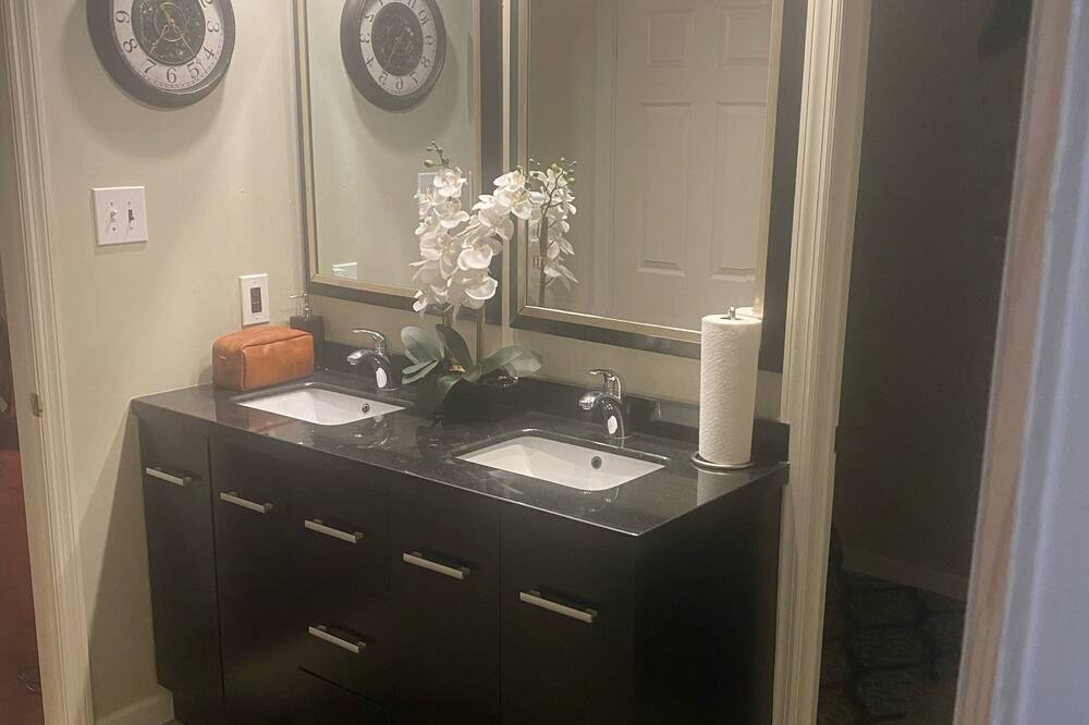 Photo of Others in Grenloch