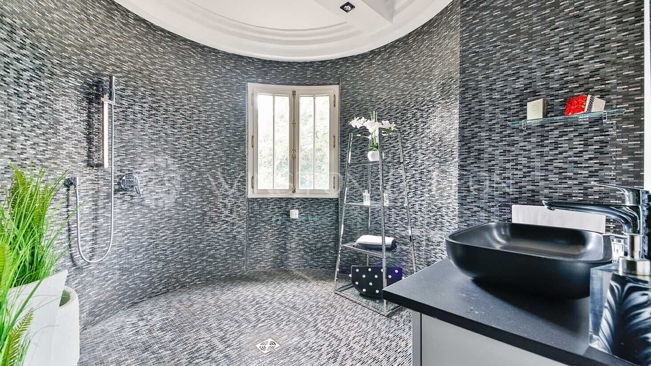 Photo of Bathroom in Saint-Leu-la-Foret