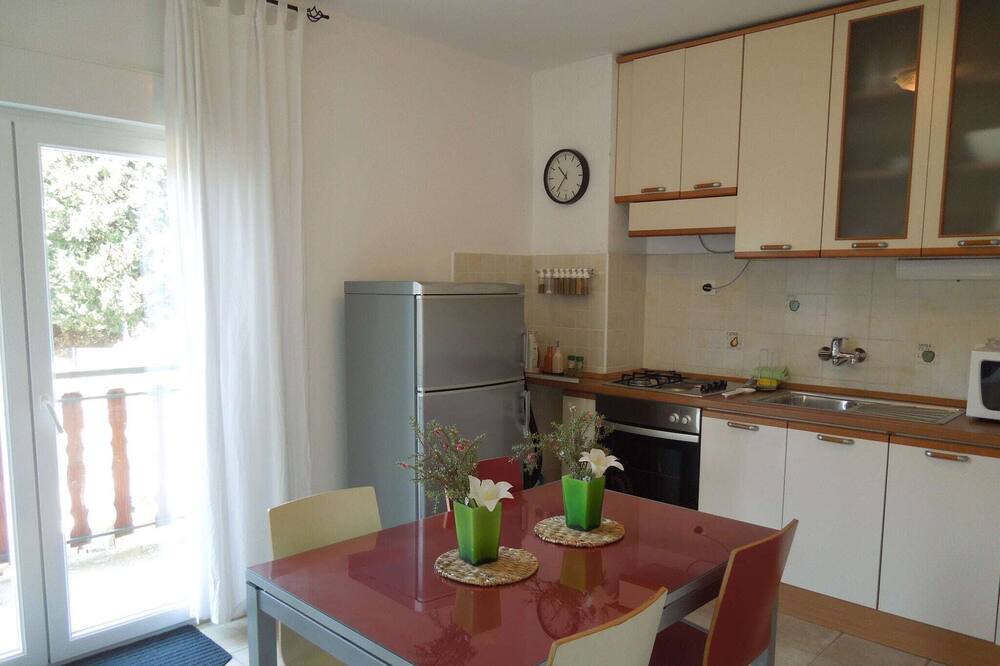 Photo of Livingroom in Cove Parja