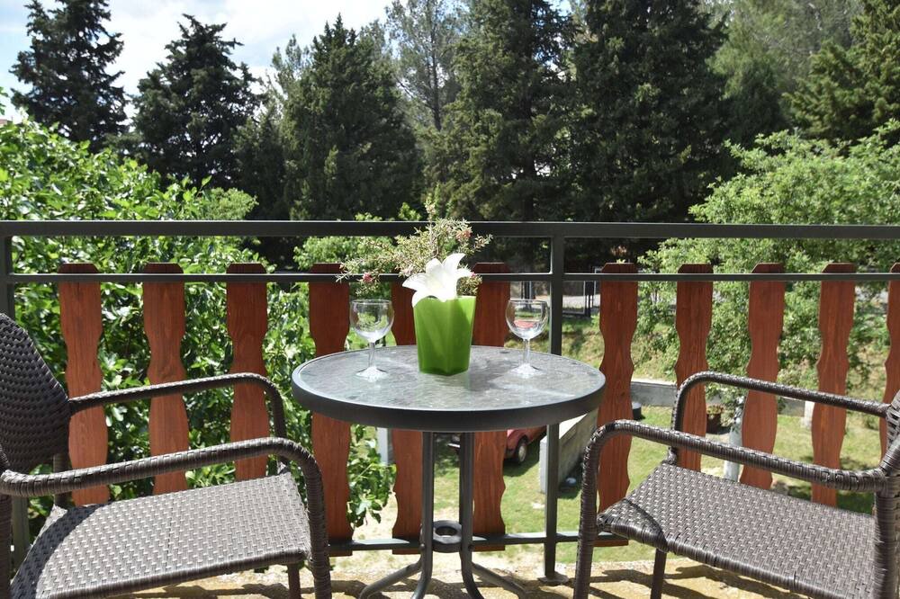 Photo of Patio Balcony in Cove Parja