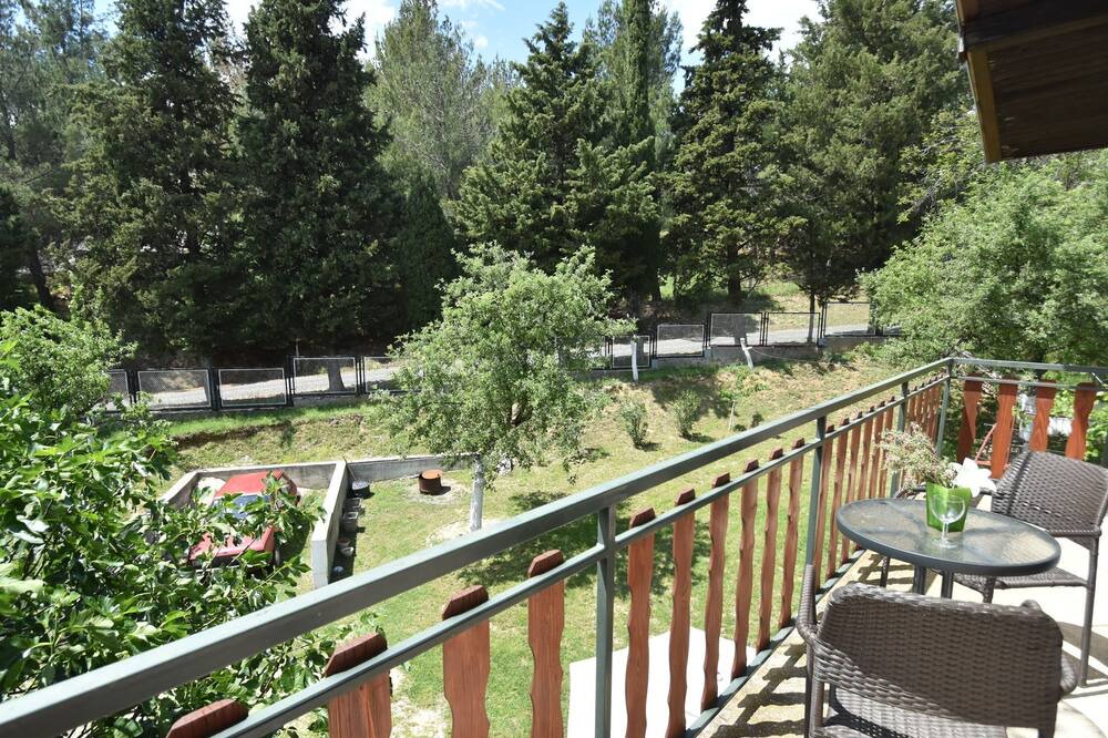 Photo of Patio Balcony in Cove Parja