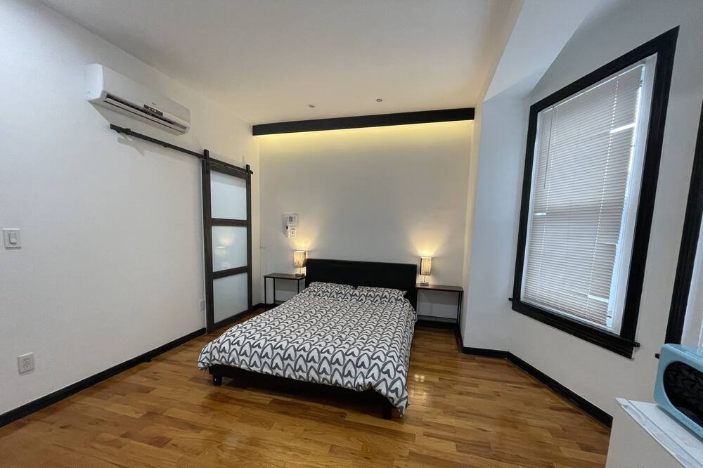 Photo of Others in Queen Village