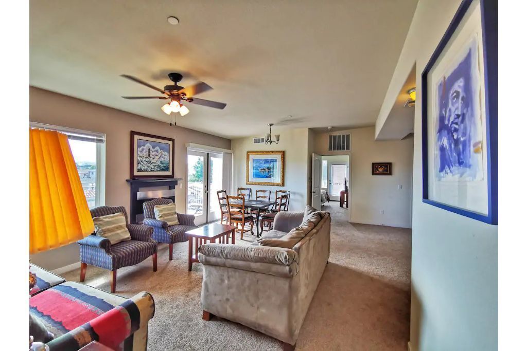 Photo of Livingroom in Downtown