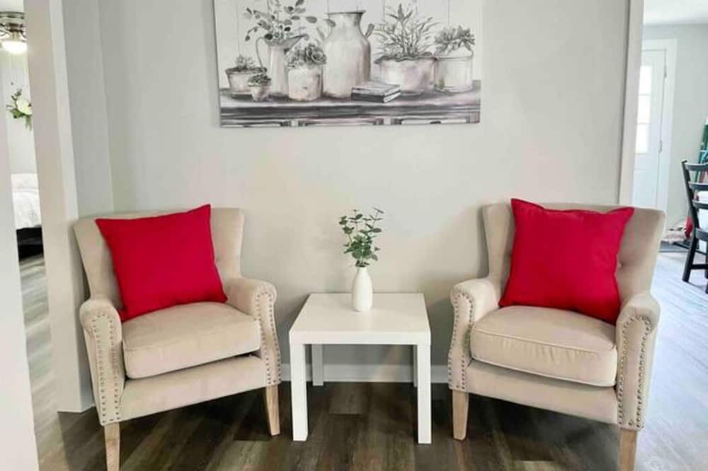 Photo of Livingroom in Franklin