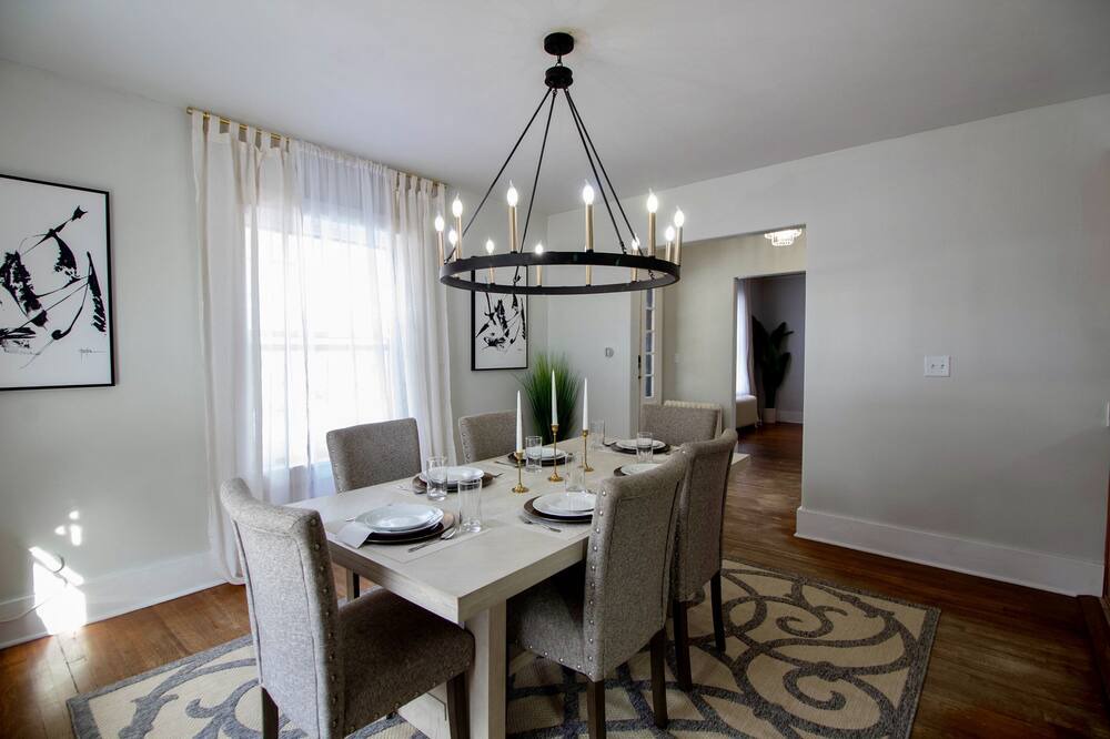 Photo of Livingroom in Midtown