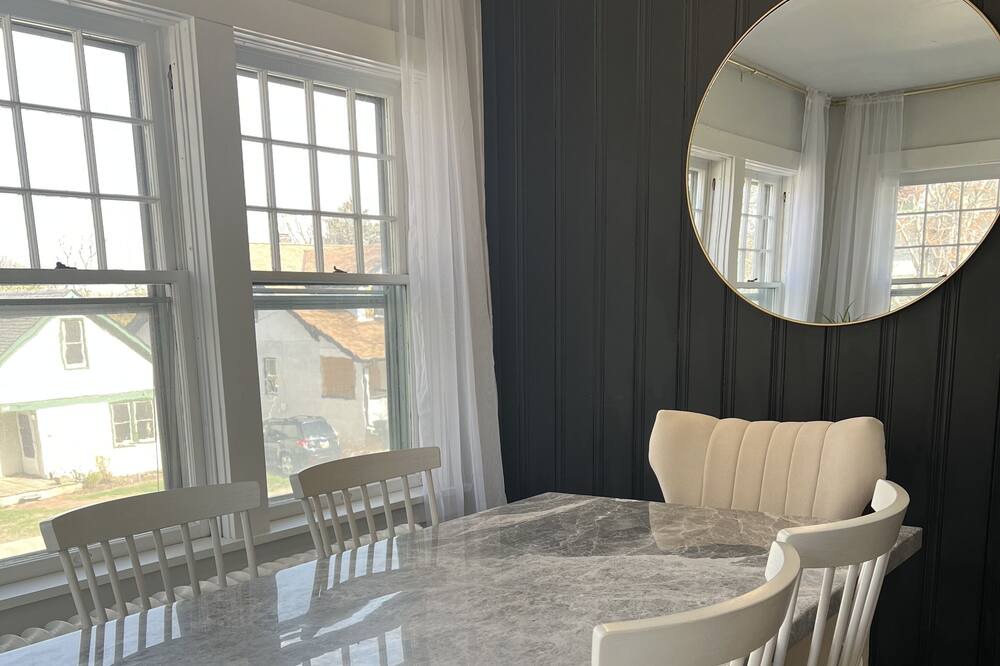 Photo of Bedroom in Midtown