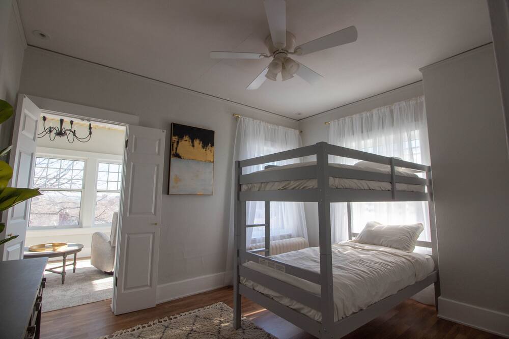 Photo of Bedroom in Midtown