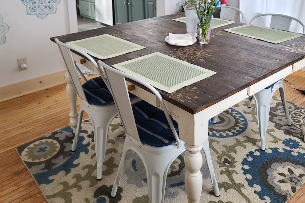 Photo of Livingroom in Oberlin