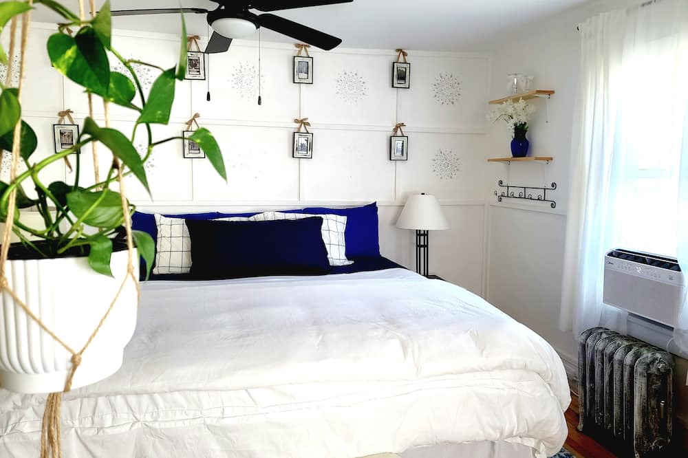 Photo of Bedroom in Oberlin