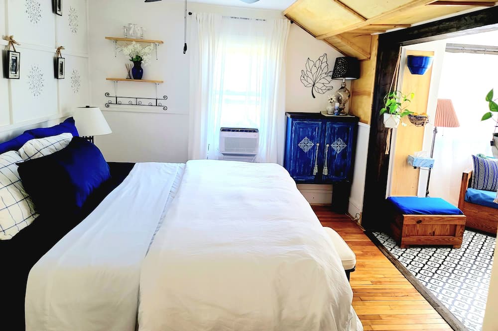 Photo of Bedroom in Oberlin