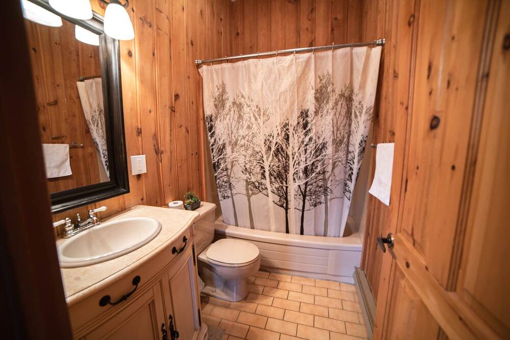 Photo of Bathroom in Sainte-Agathe-des-Monts