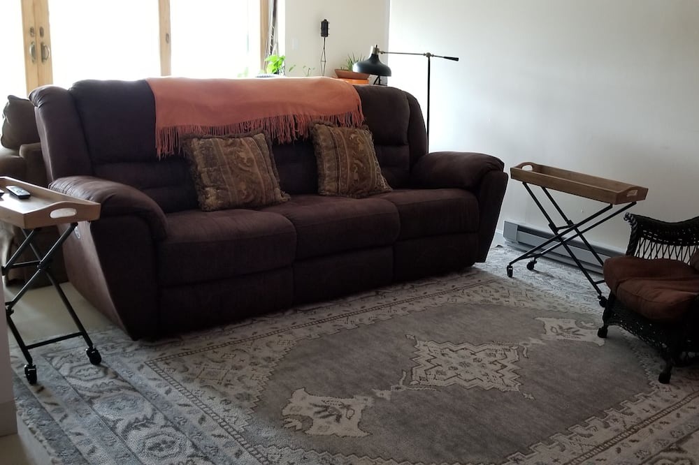 Photo of Livingroom in North Attleboro