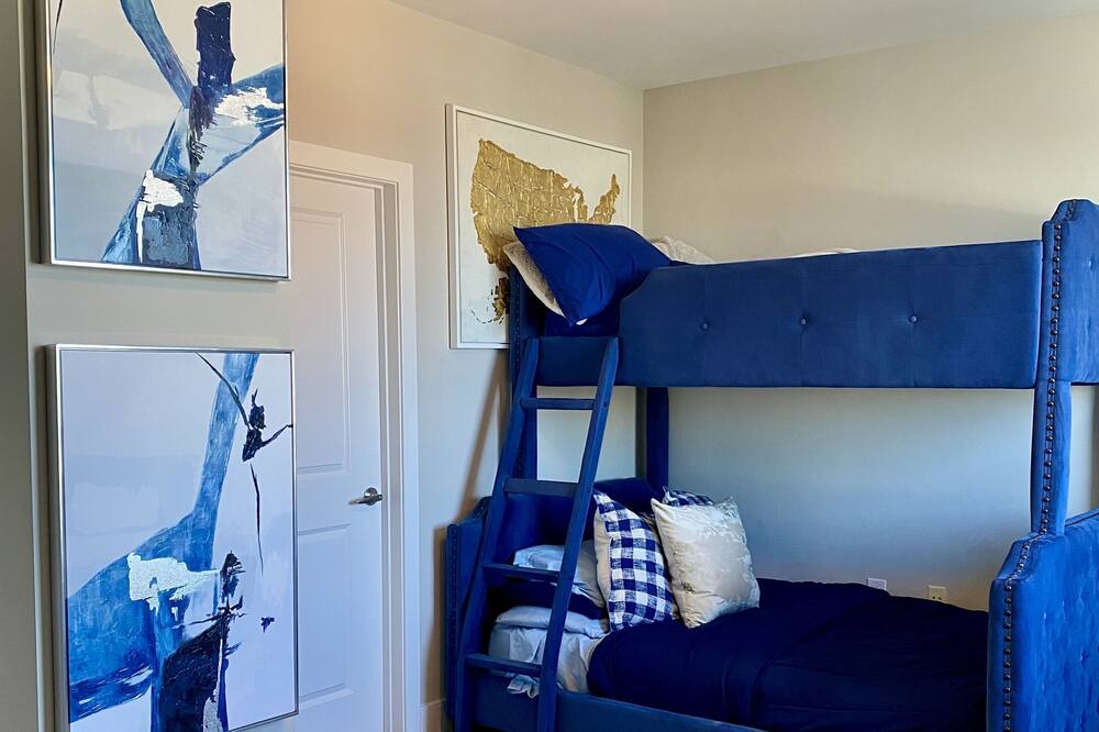 Photo of Bedroom in Uptown