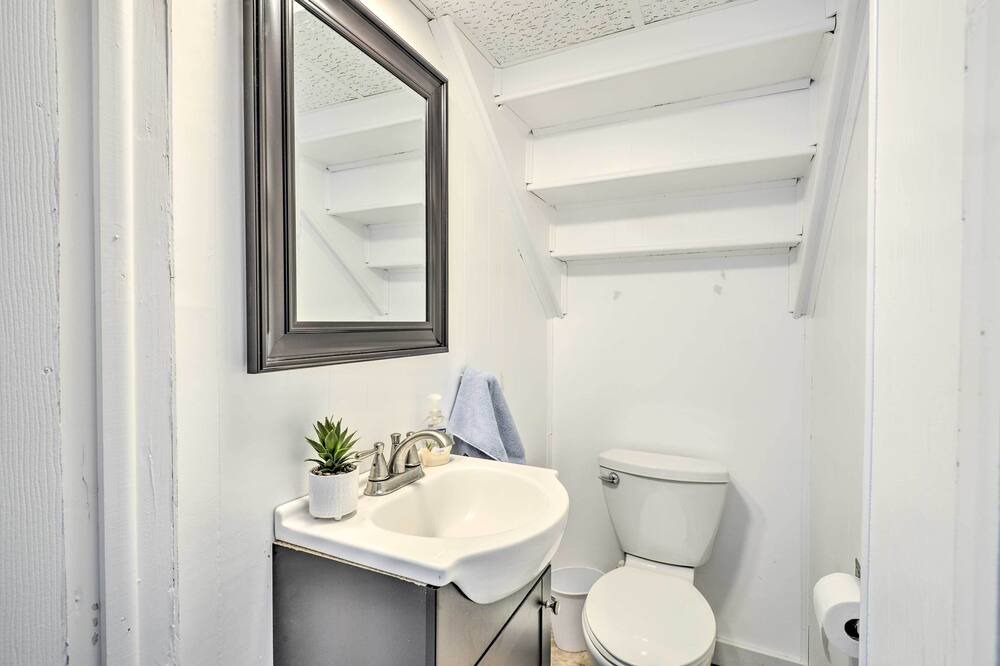 Photo of Bathroom in Town of Owasco