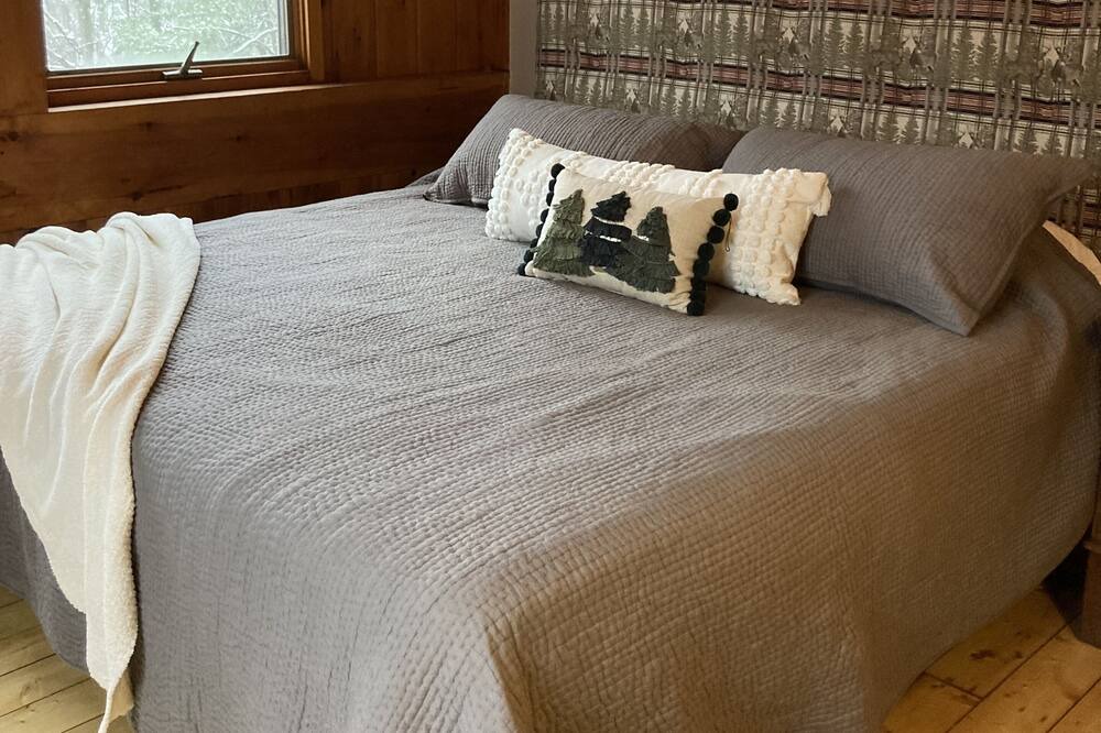 Photo of Bedroom in Geneseo