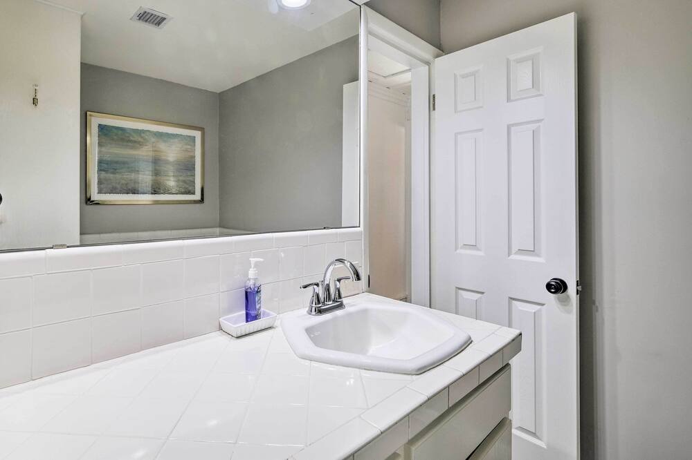 Photo of Bathroom in Eucha