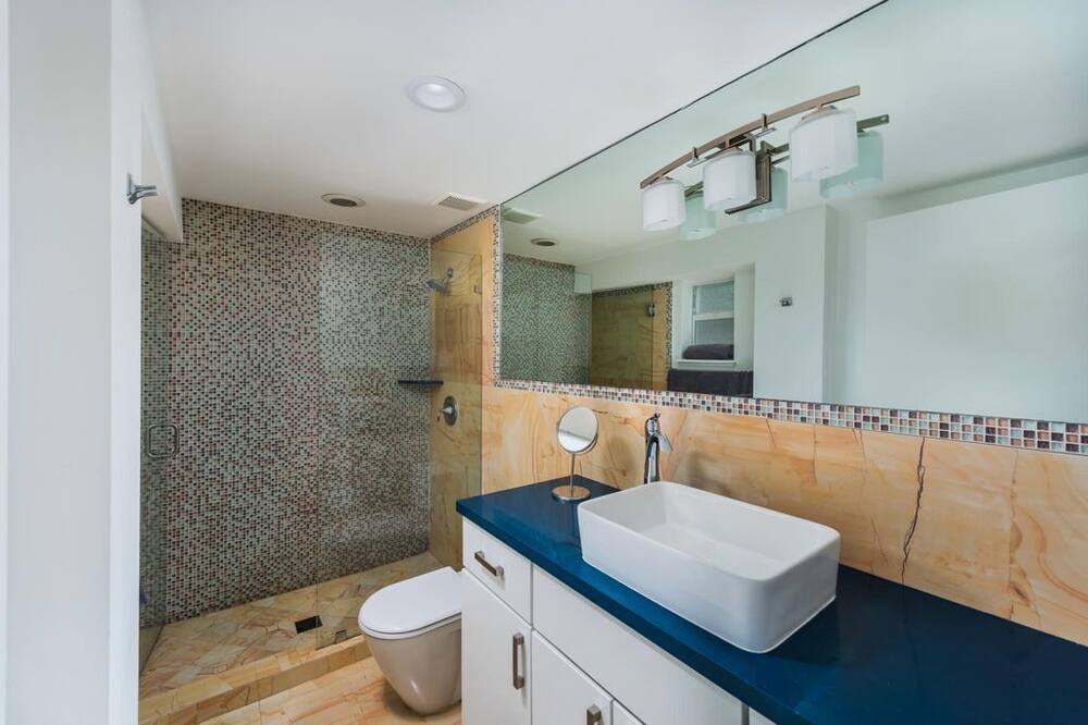 Photo of Bathroom in North Bay Village