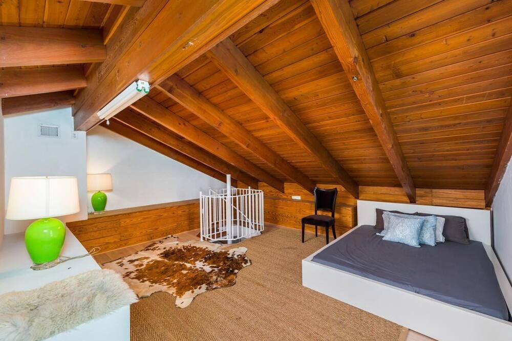 Photo of Bedroom in North Bay Village