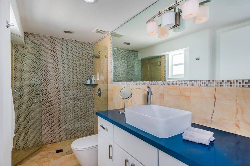 Photo of Bathroom in North Bay Village