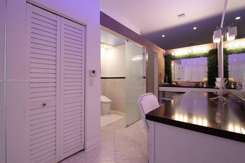 Photo of Bathroom in North Bay Village