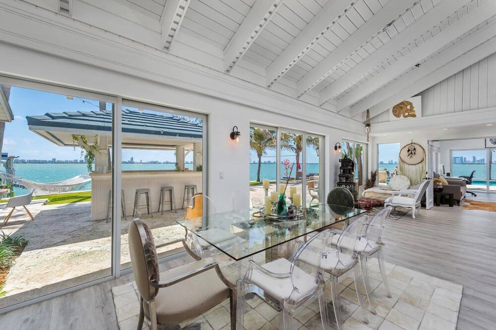 Photo of Bedroom in North Bay Village