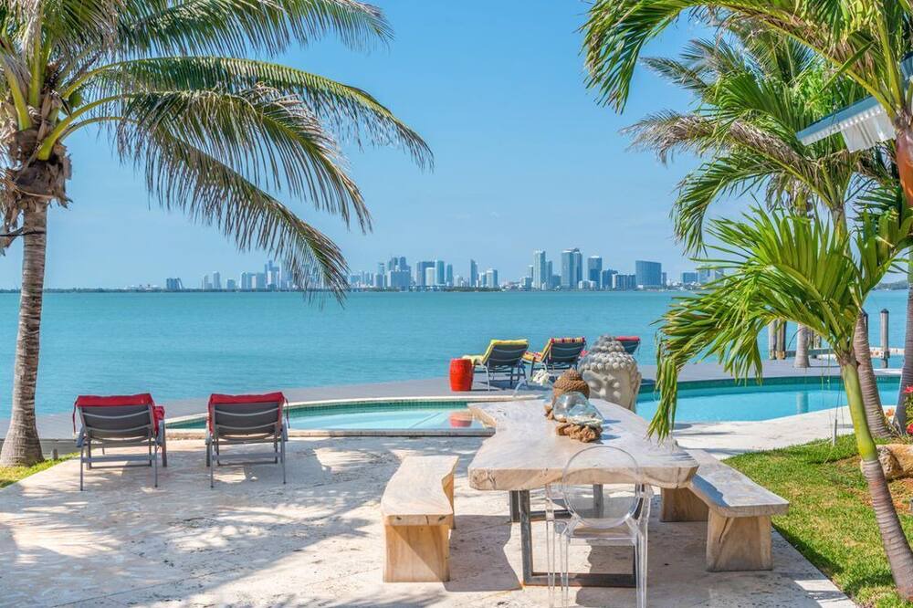 Photo of Outdoor in North Bay Village
