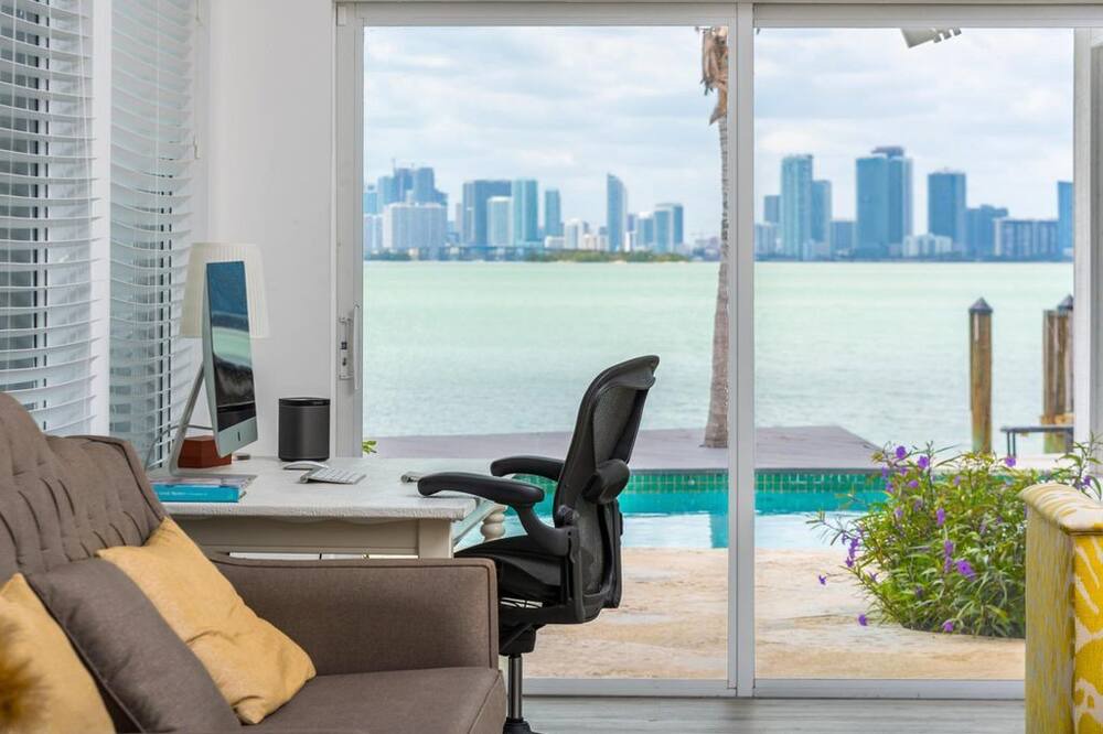 Photo of Bedroom in North Bay Village