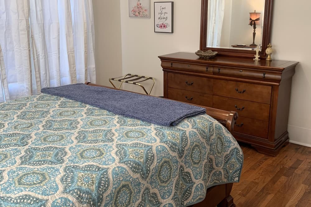 Photo of Bedroom in Batesville