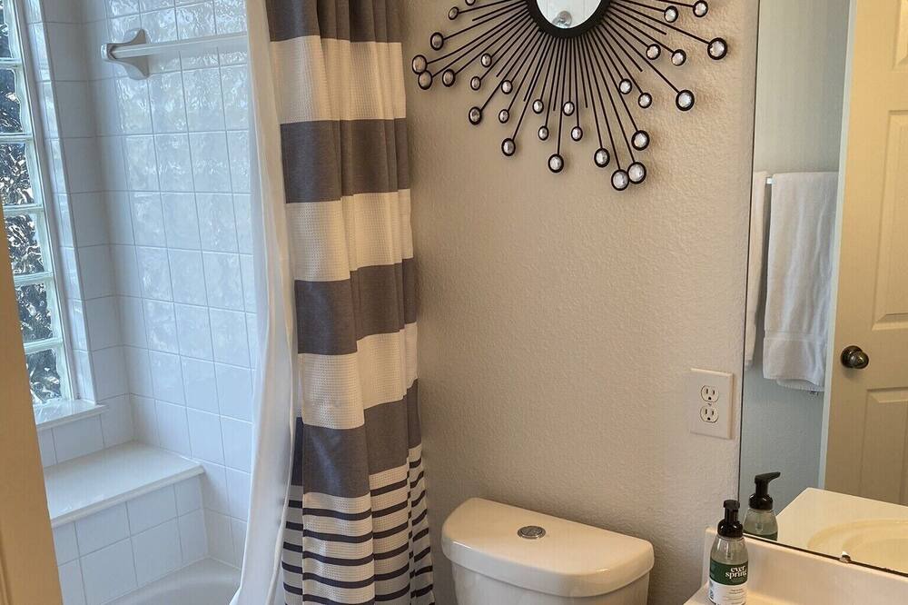 Photo of Bathroom in Sterling Ridge