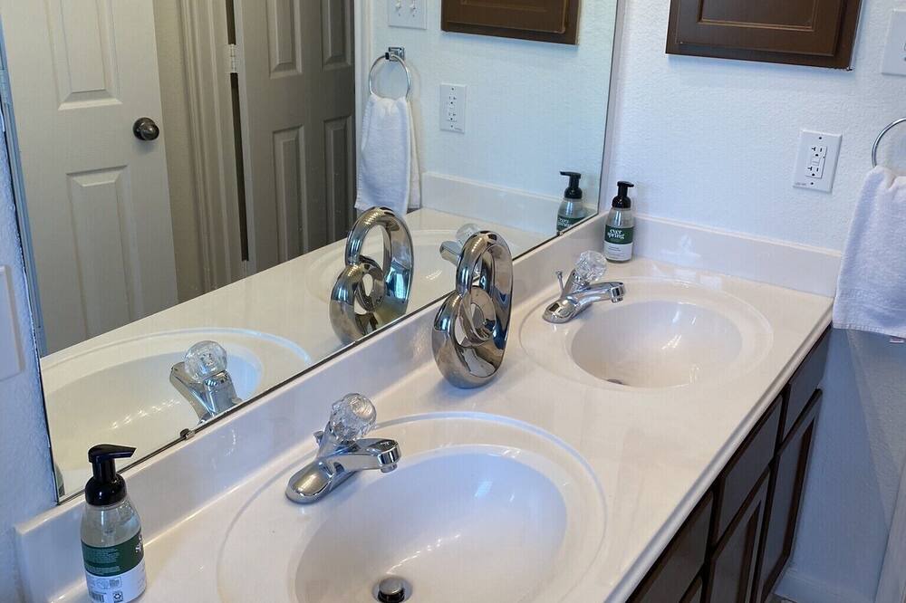Photo of Bathroom in Sterling Ridge