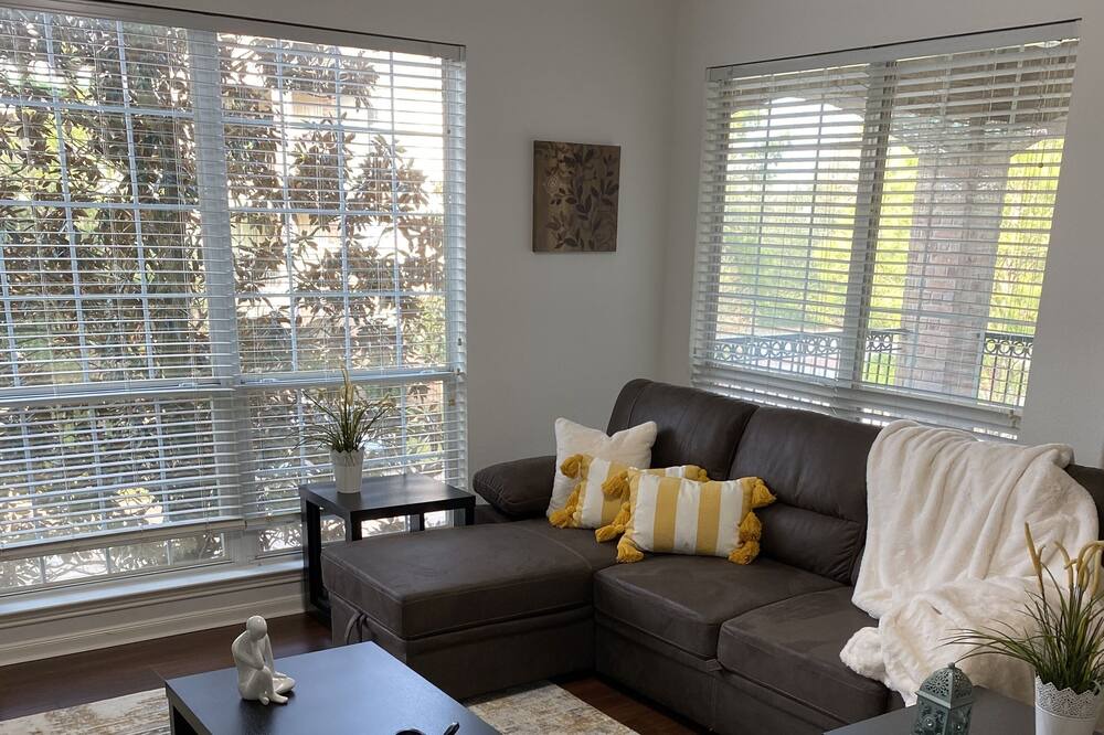 Photo of Livingroom in Sterling Ridge