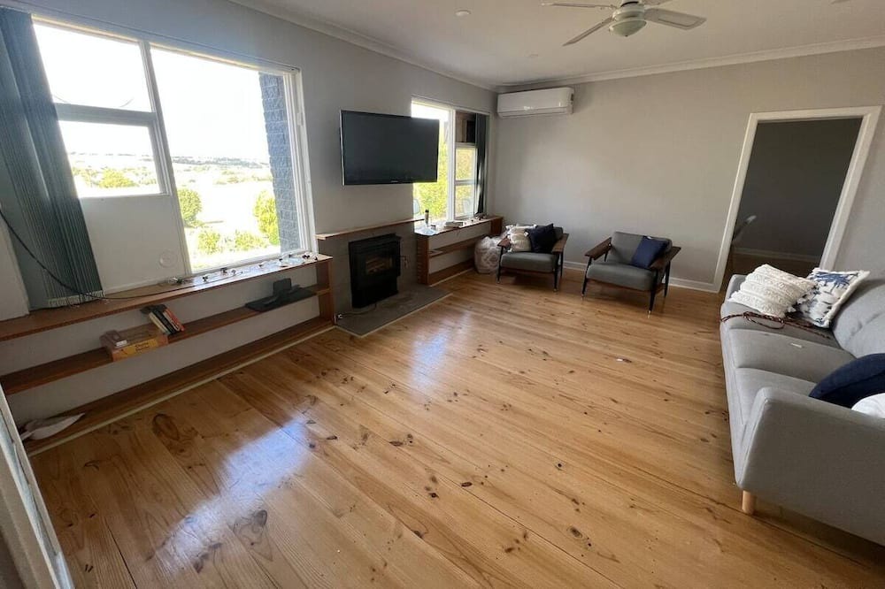 Photo of Livingroom in Murray Bridge