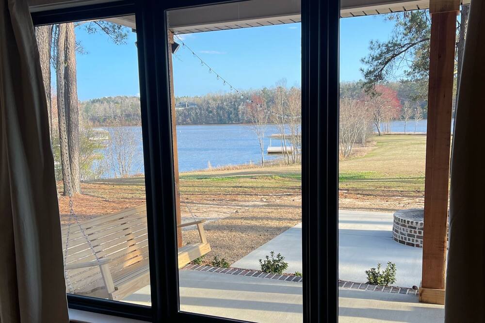 Photo of Bedroom in Northport