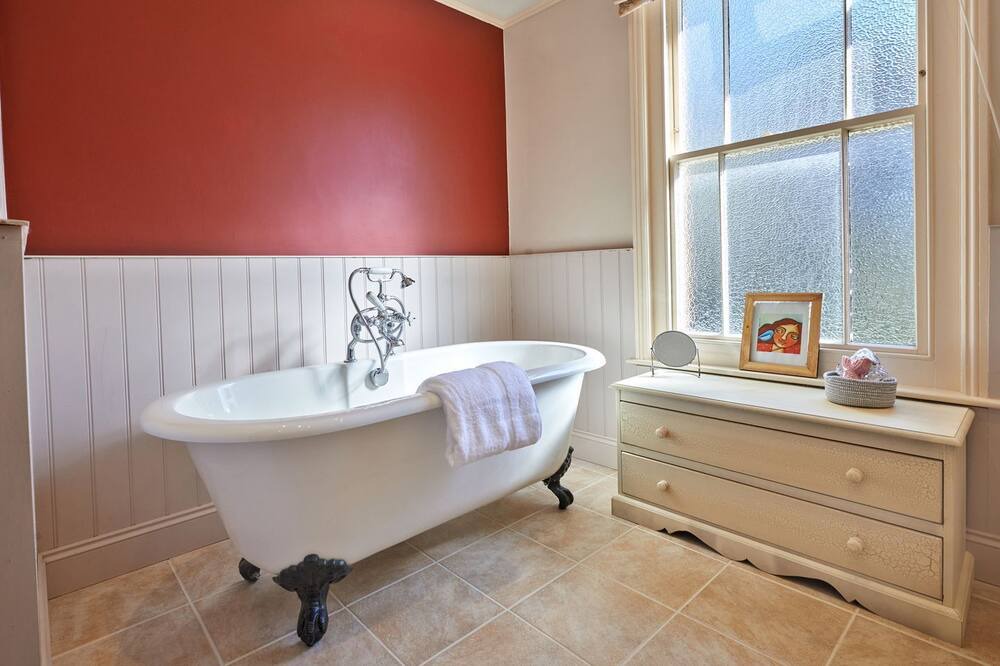 Photo of Bathroom in Kessingland