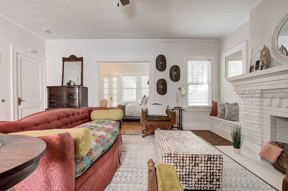 Photo of Livingroom in Central Oklahoma City