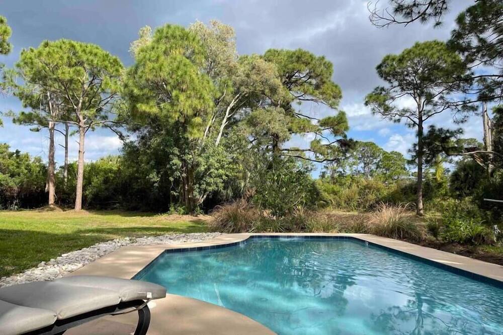 Photo of Outdoor in Palm Beach Country Estates