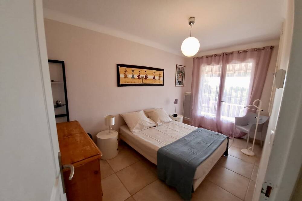 Photo of Bedroom in Saint-Victor-des-Oules
