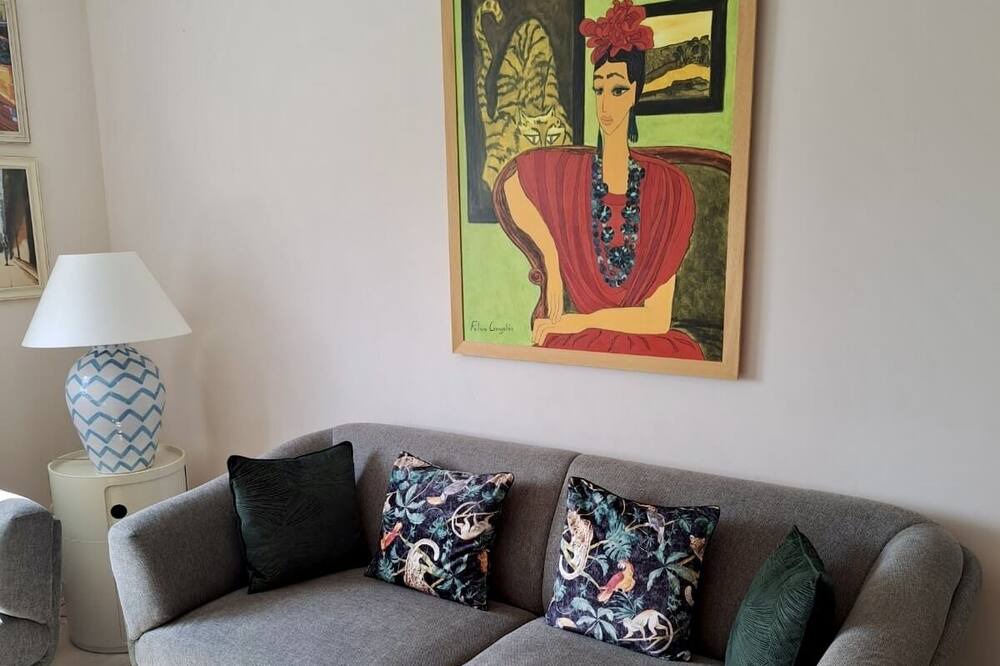 Photo of Livingroom in Saint-Victor-des-Oules
