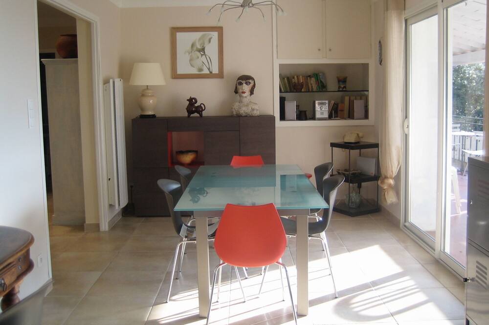 Photo of Kitchen in Saint-Victor-des-Oules