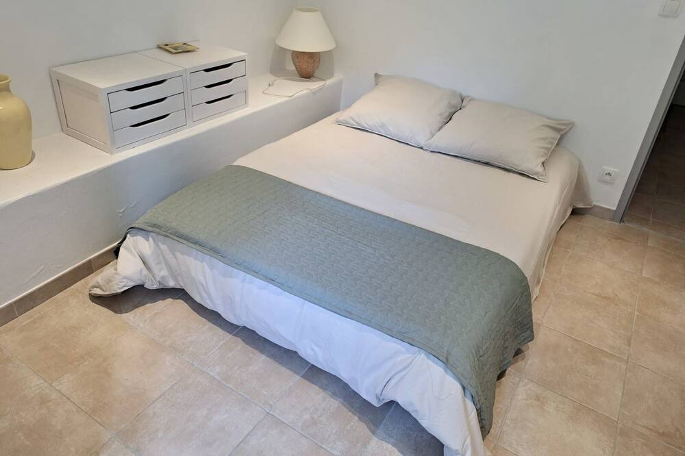 Photo of Bedroom in Saint-Victor-des-Oules