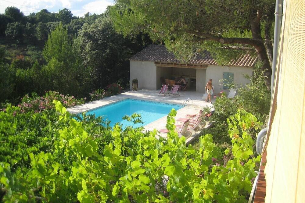 Photo of Outdoor in Saint-Victor-des-Oules