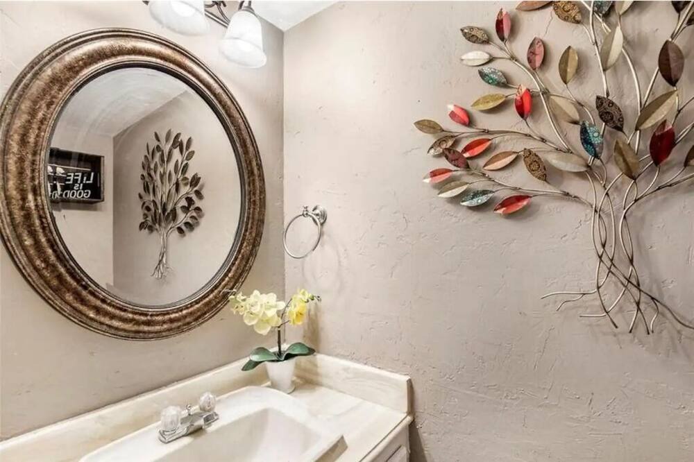 Photo of Bathroom in Huffman