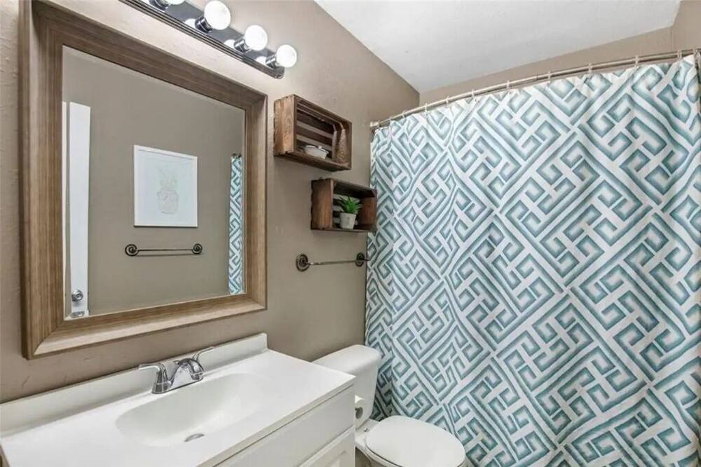 Photo of Bathroom in Huffman