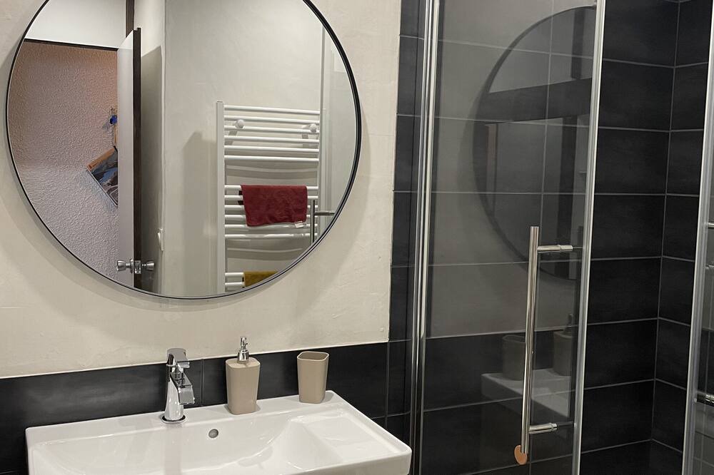 Photo of Bathroom in Plangagnant