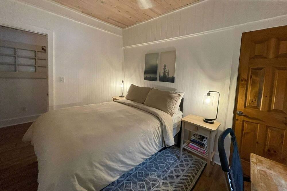 Photo of Bedroom in Minden Hills