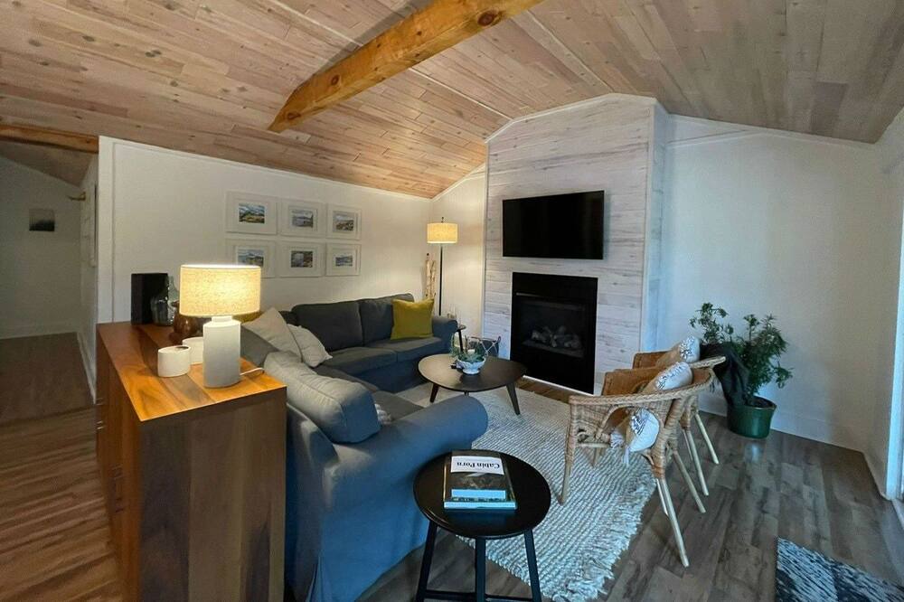 Photo of Livingroom in Minden Hills
