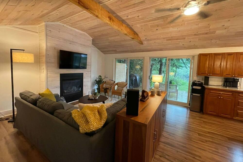 Photo of Livingroom in Minden Hills