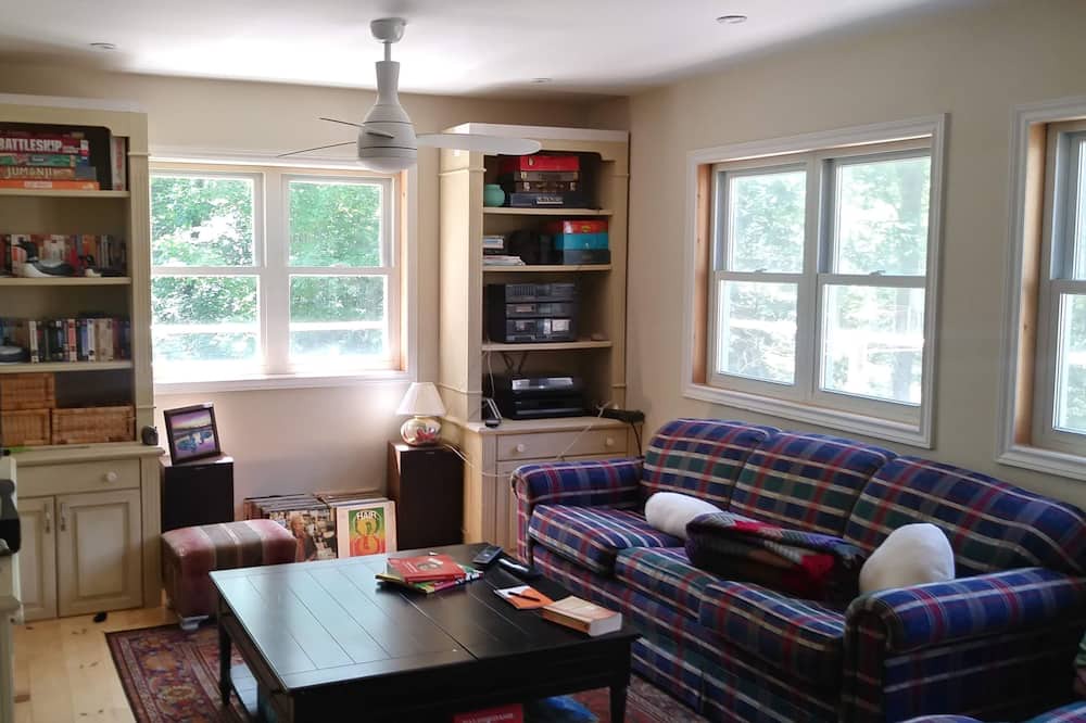 Photo of Livingroom in Ivanhoe