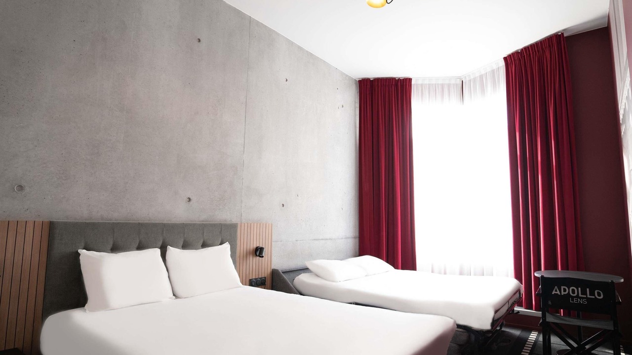 Photo of Bedroom in Lens